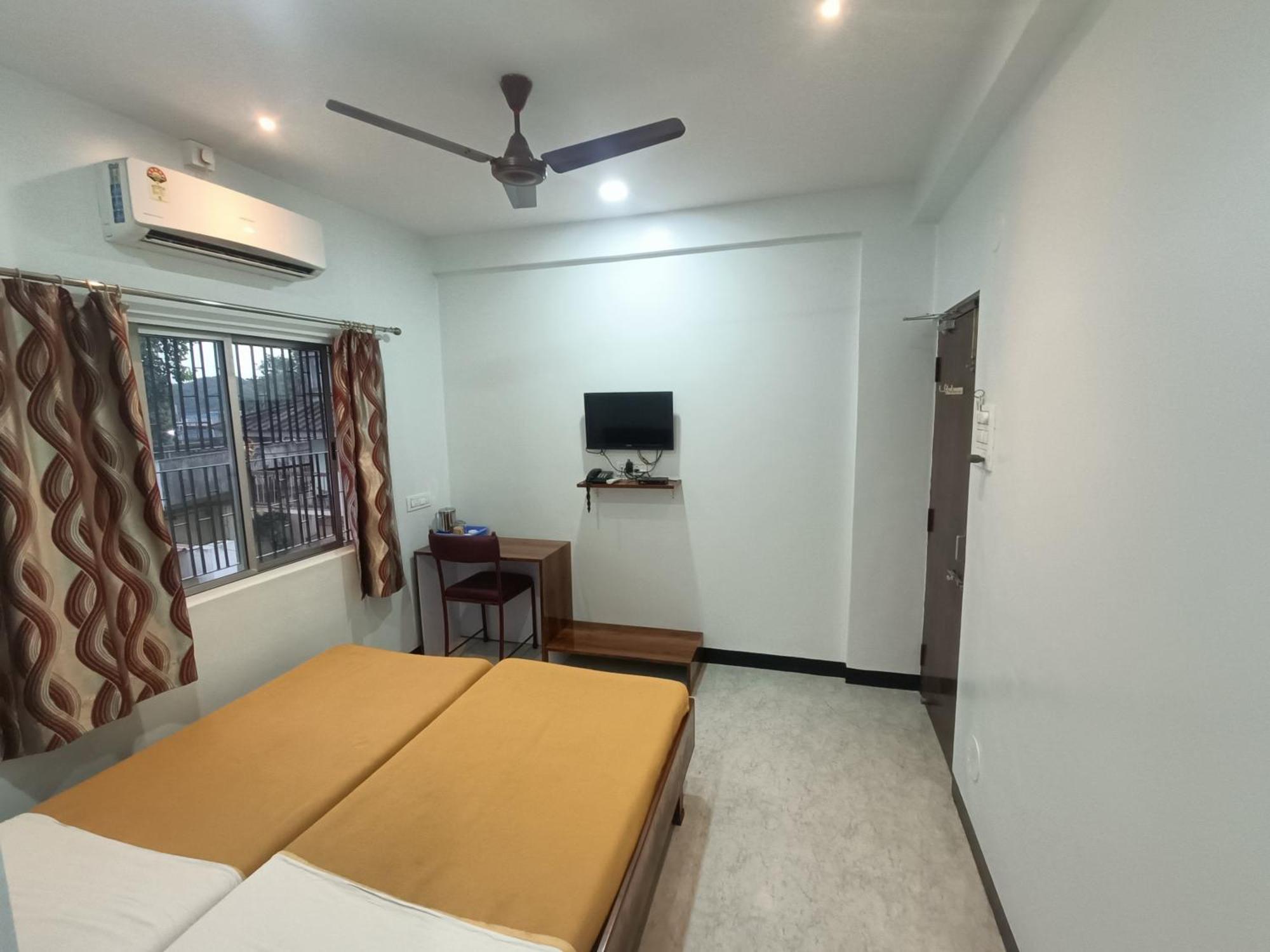 Hotel Parth Residency Kolhapur Exterior photo