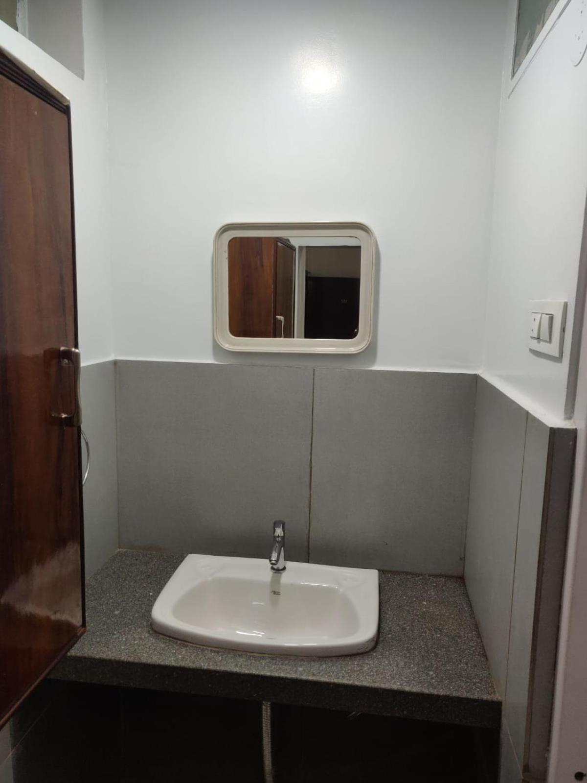 Hotel Parth Residency Kolhapur Exterior photo