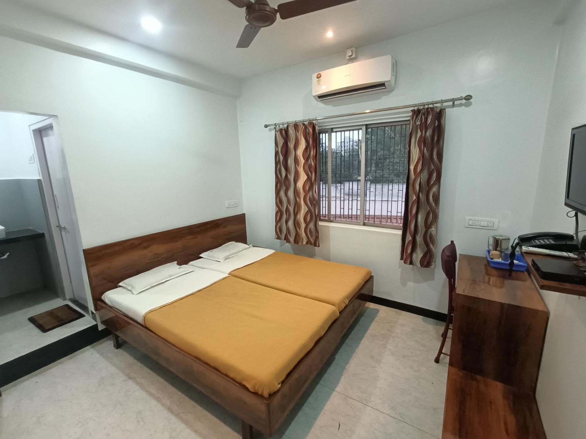 Hotel Parth Residency Kolhapur Exterior photo