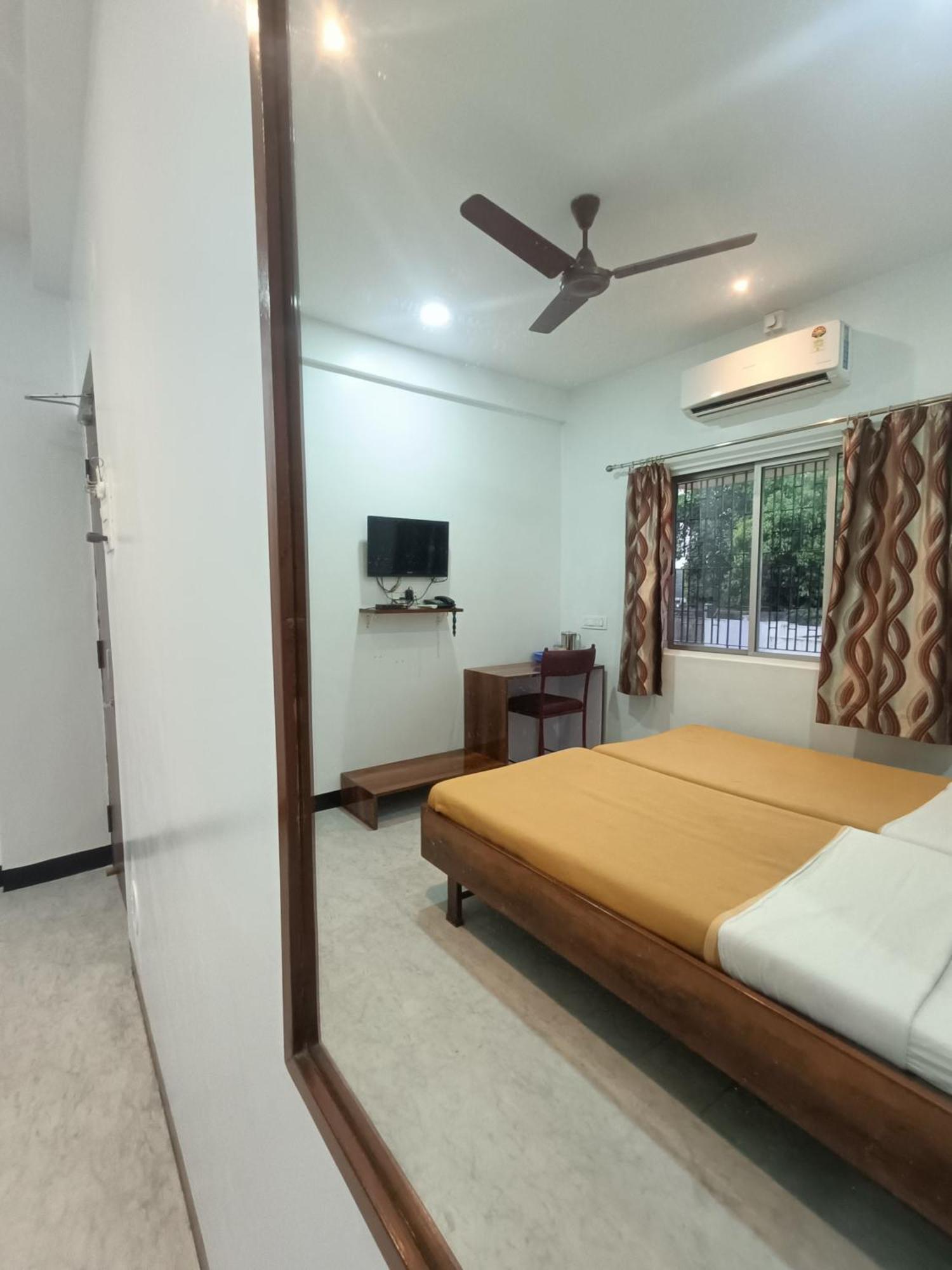 Hotel Parth Residency Kolhapur Exterior photo